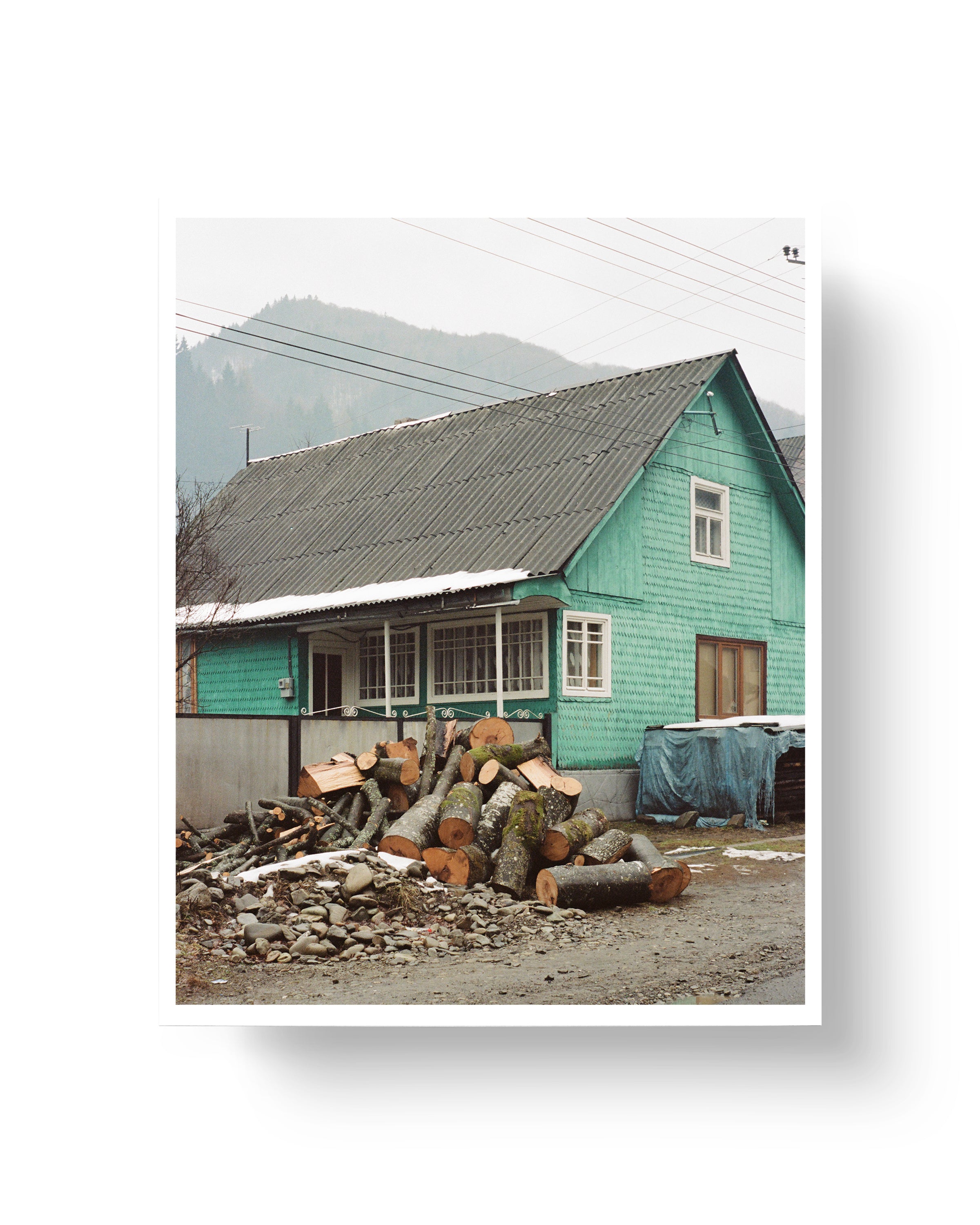Haus mit Schindeln "Das Tal der Vergessenen"